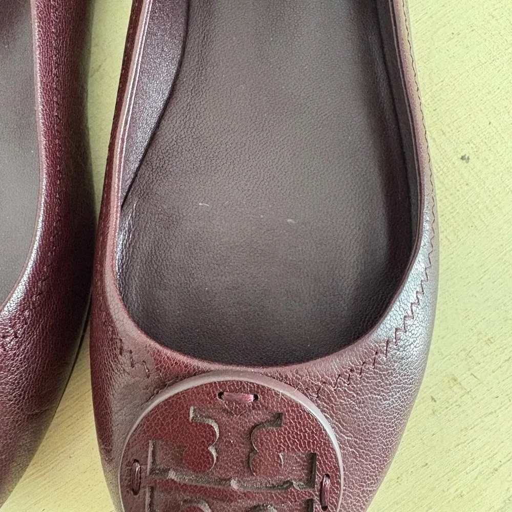 Tory Burch Women's Burgundy Reva Travel Ballet Flats - Picture 6 of 9